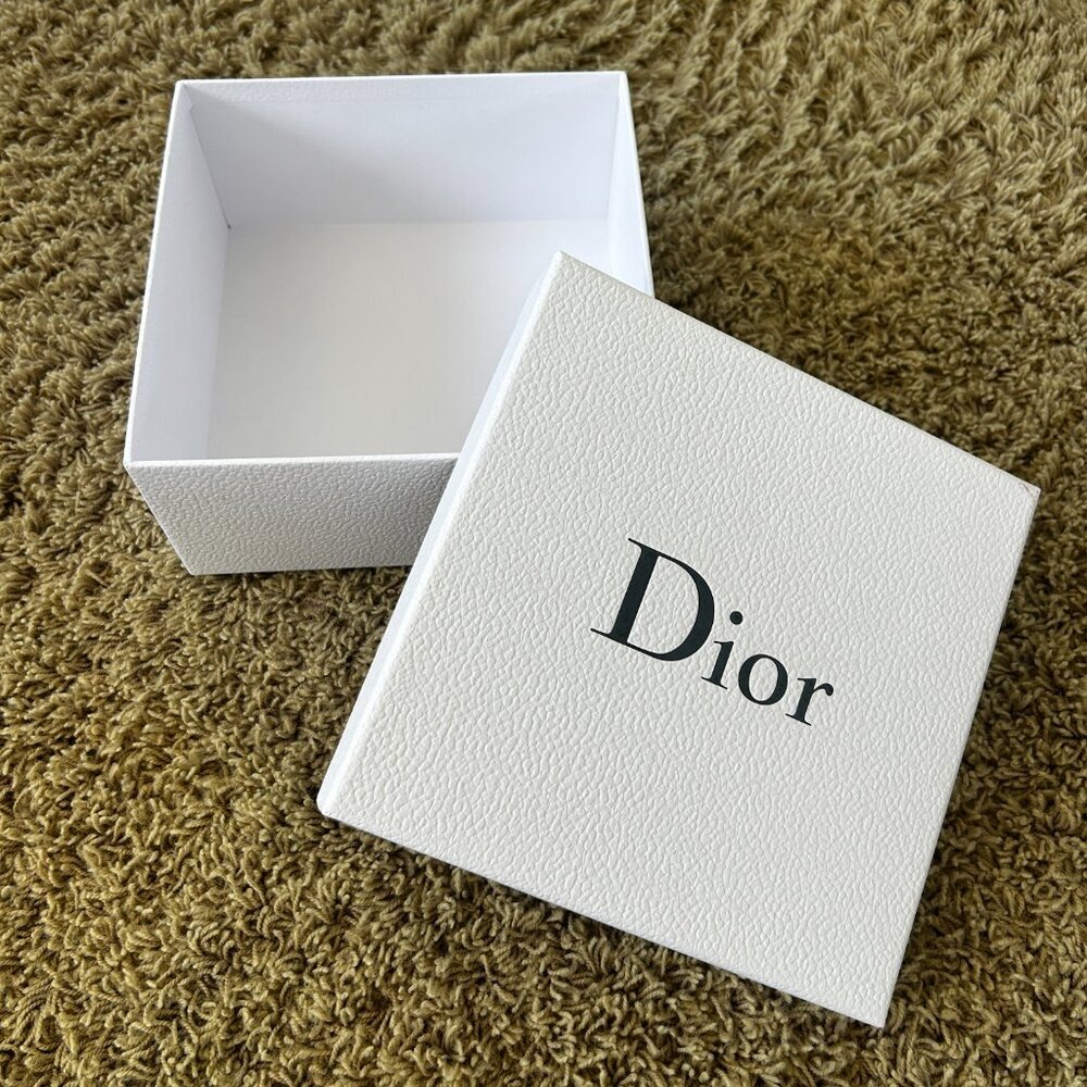 DIOR Authentic Dior Empty Gift Box New Condition 8.5"X8.5"X4" Gray White - Picture 4 of 6